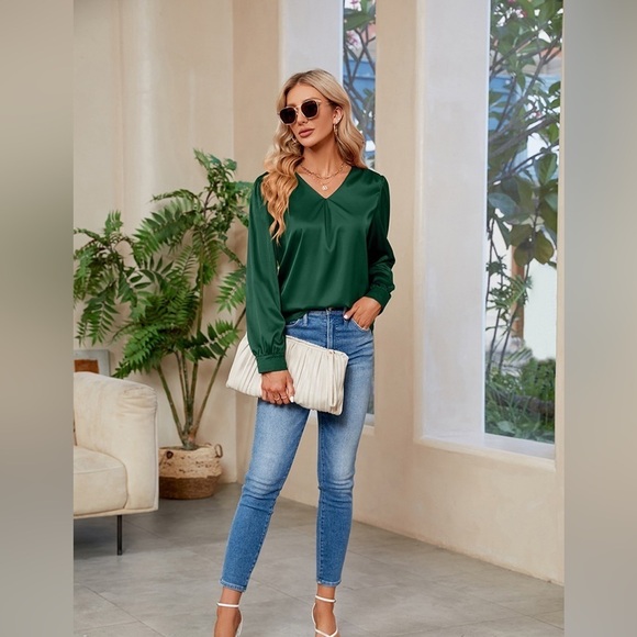 Graceful Comfort V-Neck Long Sleeve Top - Picture 4 of 5